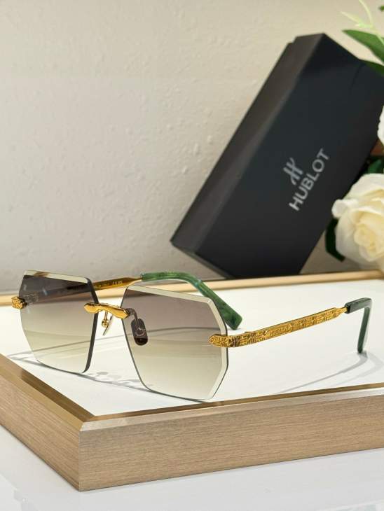 Picture of Hublot Sunglasses _SKUfw69698973fw